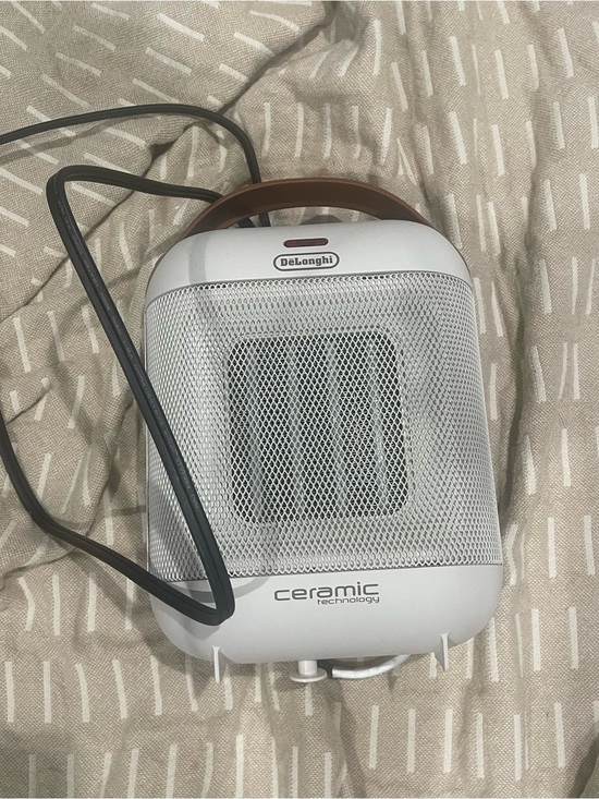 Delonghi Other - DeLonghi White Ceramic Space Heater with Carry Handle
